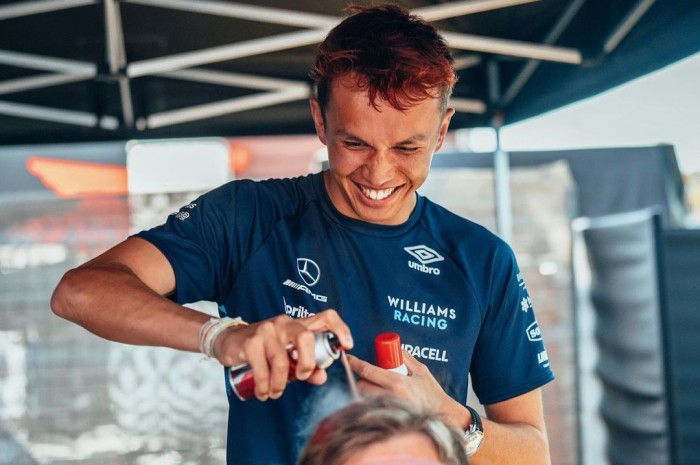 F1: Betartotta látványos ígéretét a sereghajtó