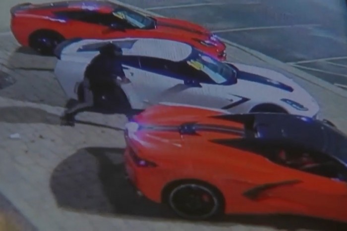 A legvakmerőbb tolvajok már kereskedésből lopnak új autókat