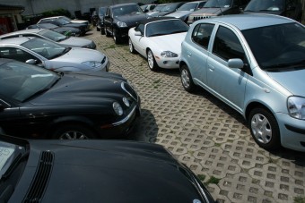 Mélyponton ragadt a hazai használtautó-import