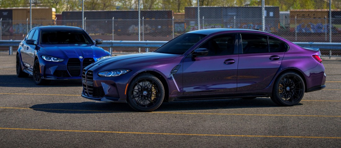 Színekkel, no meg 500 lóerővel ünnepel a BMW