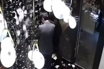 Méregdrága borok törtek össze, a kamera mindent felvett