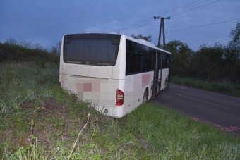 Ellopott egy buszt, a hevesi rendőrök az ágya alatt bujkálva találták meg 