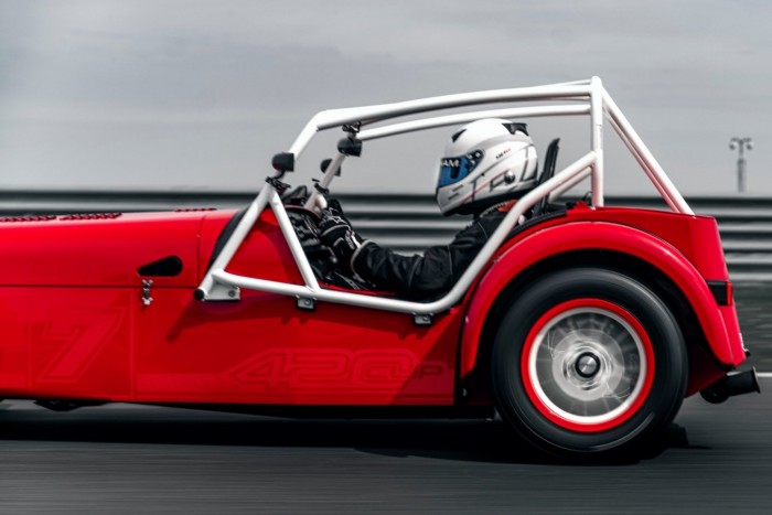 25 millióért szélvédő sem jár ehhez a kocsihoz 6