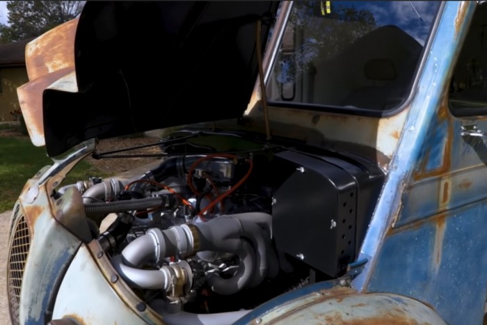 Ránézésre egy szimpla furgon, de amit rejt, az nem gyerekjáték 4 | Vezess Ránézésre egy szimpla furgon, de amit rejt, az nem gyerekjáték 4