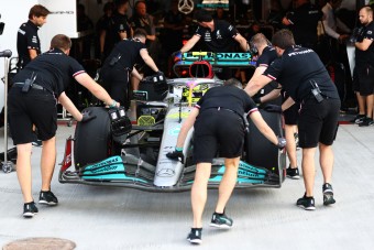 F1: Keveset fejlődik a Mercedes Hamilton szerint