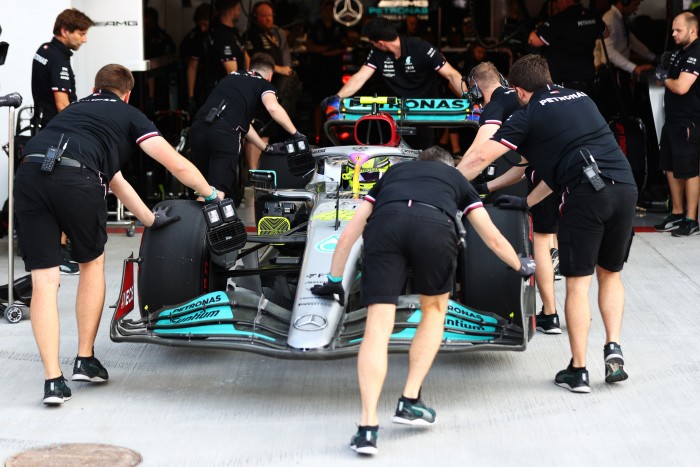 F1: Keveset fejlődik a Mercedes Hamilton szerint