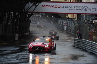 F1: Áramszünet miatt csúszott a monacói rajt