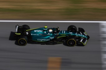 F1: Meglepő húzásra készülnek Vettelék