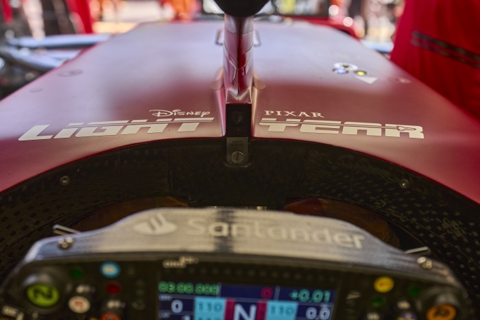 Színésznek álltak a Ferrari pilótái 3