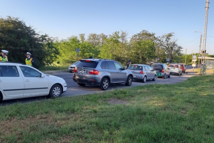 Találó időpontban vadásztak részeg autósokra a rendőrök