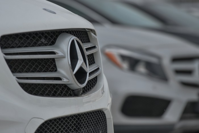 Két Mercedes-osztály is megszűnik