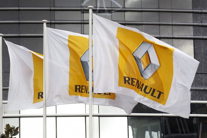 700 forintért adják el a Renault orosz érdekeltségeit