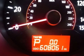 Egy autós kegyetlenül kihasználta a gyári garanciát, kilenc motort cseréltetett