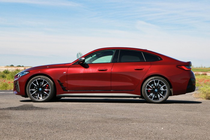 Felejtsd el a sorhatot, a jövő sportos BMW-jét villany hajtja 6 | Vezess Felejtsd el a sorhatot, a jövő sportos BMW-jét villany hajtja 6