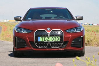 Felejtsd el a sorhatot, a jövő sportos BMW-jét villany hajtja