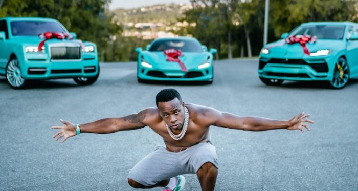 Két Rolls-Royce-t is vett szülinapjára egy rapper 4 | Vezess Két Rolls-Royce-t is vett szülinapjára egy rapper 4