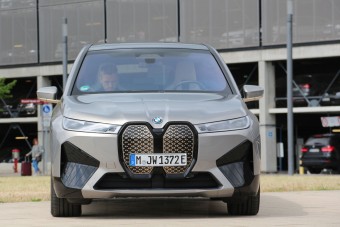 619 lóerő az 2,6 tonnával is 619 lóerő