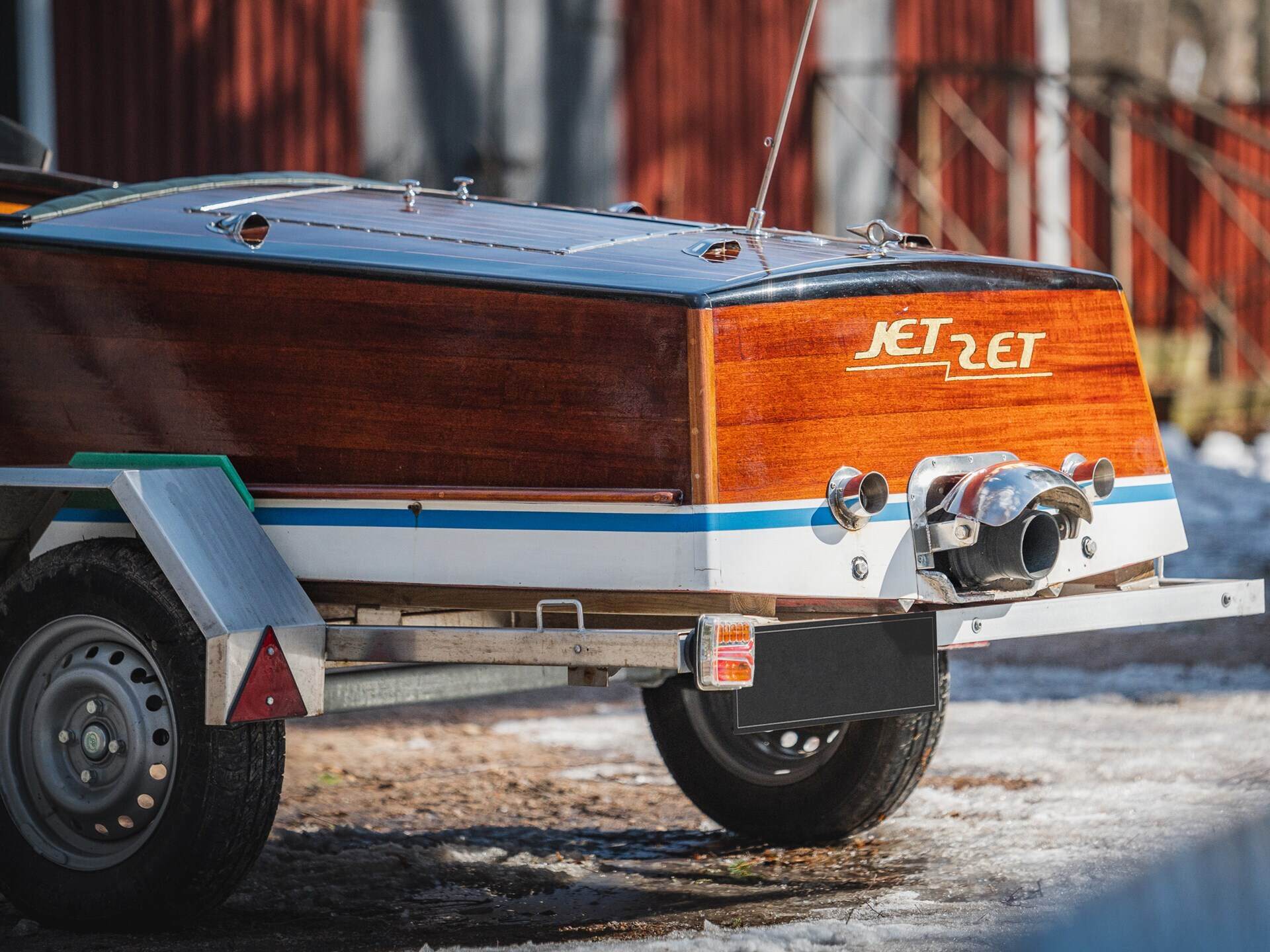 This home-built, elegant-looking boat is a real little poison bag 6