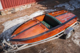 Igazi kis méregzsák ez a házi építésű, elegáns hatású csónak
