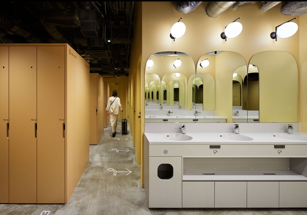 Számolja a hotelszoba, mennyit horkolsz az éjjel 1