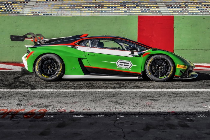 Átdolgozta versenyautóját a Lamborghini 6