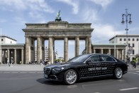 Berlinben már sofőr nélkül járnak a Mercedesek 59