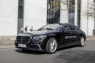 Berlinben már sofőr nélkül járnak a Mercedesek 60