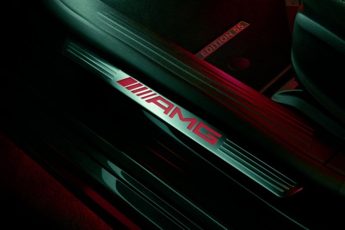 Folytatja az önünneplést a Mercedes sportrészlege 7