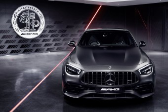 Lezárul egy korszak a Mercedesnél