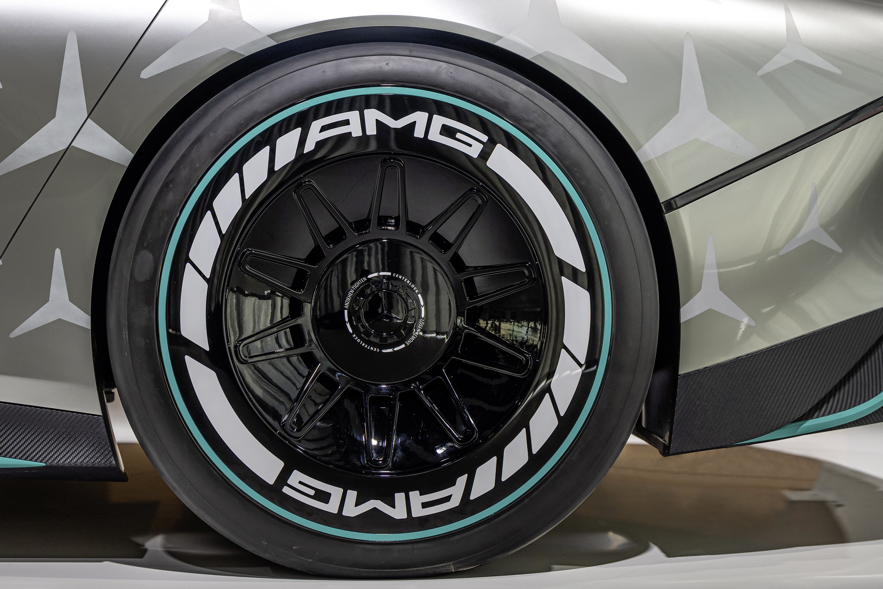 Elektromos sportautókat fejleszt az AMG 16