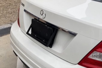 Tele volt meglepetéssel a tolvajok Mercedese