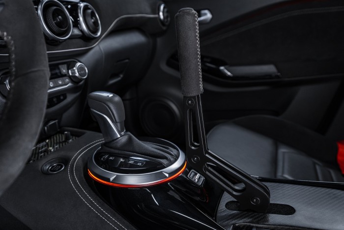 Versenyautót épített cuki városi autójából a Nissan 9 | Vezess Versenyautót épített cuki városi autójából a Nissan 9