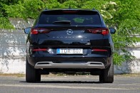 Nesze nektek, hibridek – Opel Grandland 1.5D teszt 48
