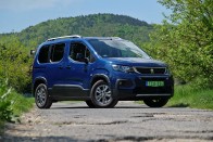 Ritka madár ez az elektromos egyterű – Peugeot e-Rifter-teszt 48