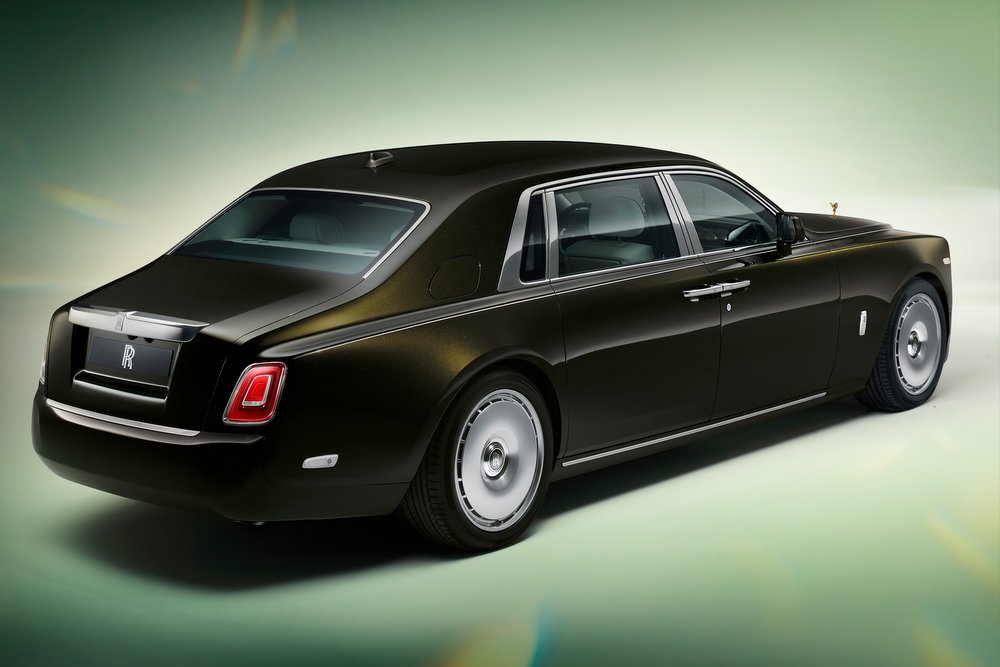 Luxusrészletekkel hódít az új Rolls 7