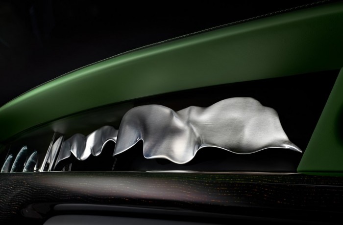 Luxusrészletekkel hódít az új Rolls 10