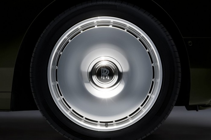 Luxusrészletekkel hódít az új Rolls 7