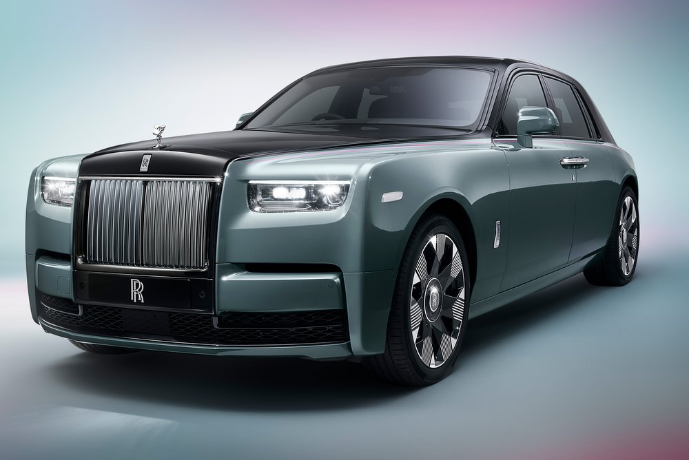 Luxusrészletekkel hódít az új Rolls 3