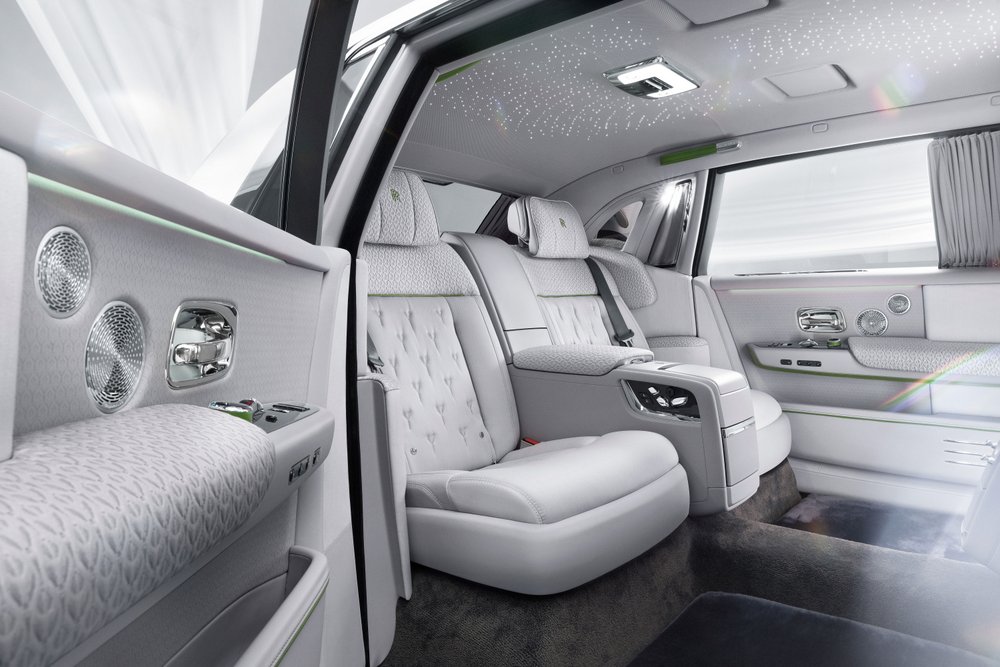 Luxusrészletekkel hódít az új Rolls 34