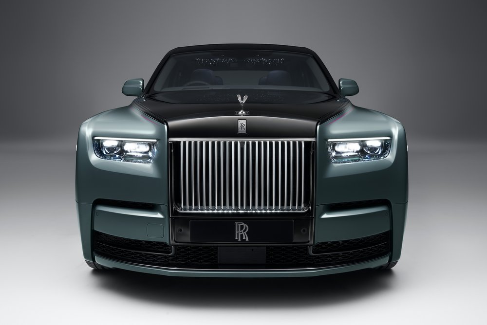 Luxusrészletekkel hódít az új Rolls 35