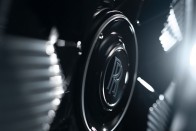 Luxusrészletekkel hódít az új Rolls 45