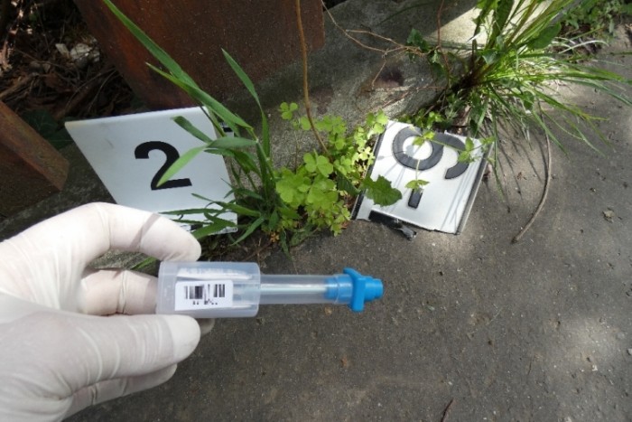 Parkoló autók rendszámtábláit tépkedte le egy gyömrői férfi 1