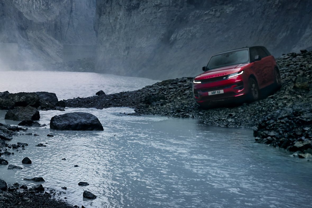 Minden porcikájában többet nyújt az új Range Rover Sport 22