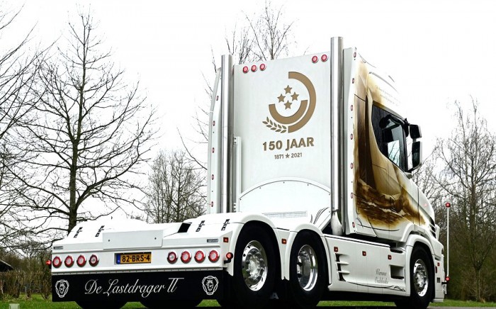 Csőrös Scaniával a világ minden tájára 2