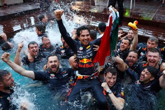 F1: Bejelentették, ki lesz Verstappen csapattársa 2 | Vezess F1: Bejelentették, ki lesz Verstappen csapattársa 2