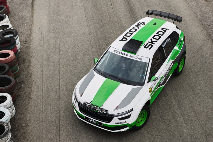 Ivóvizet is gyárt a Škoda versenyautója 8