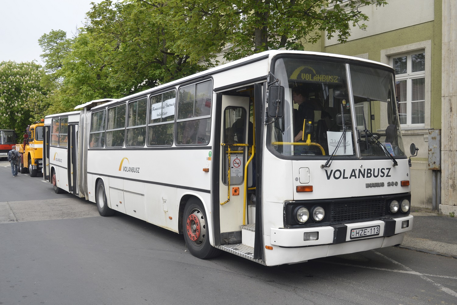 Felsorakoztak a magyar buszgyártás kincsei 12