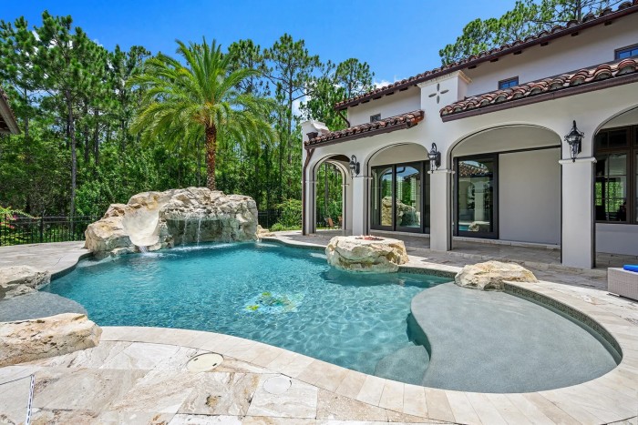 A Star Wars ikonikus űrhajóját rejti ez a villa 6