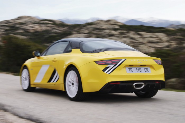 Raliveteránnak öltözött a francia sportkupé 6