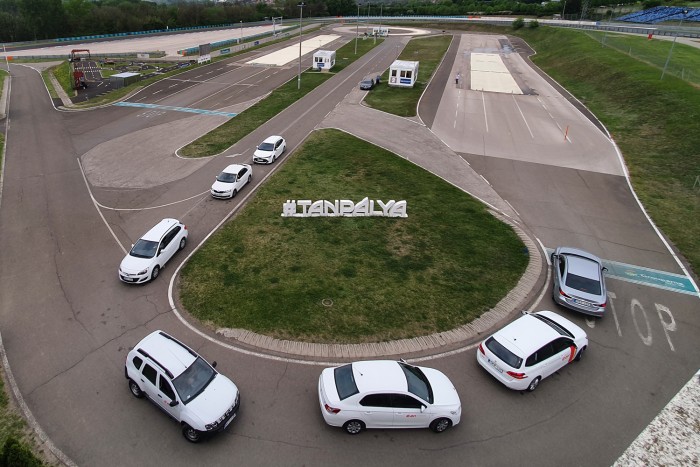 Hőségben egy másodpercen múlhat a baleset, hallgass az instruktor tanácsaira! 5 | Vezess Hőségben egy másodpercen múlhat a baleset, hallgass az instruktor tanácsaira! 5
